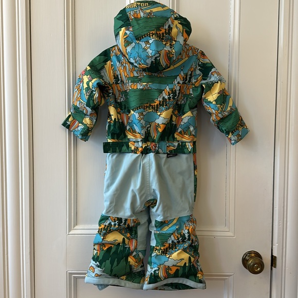 Burton one piece snowsuit, 18 months, Dreamscape print, EUC - Picture 2 of 6